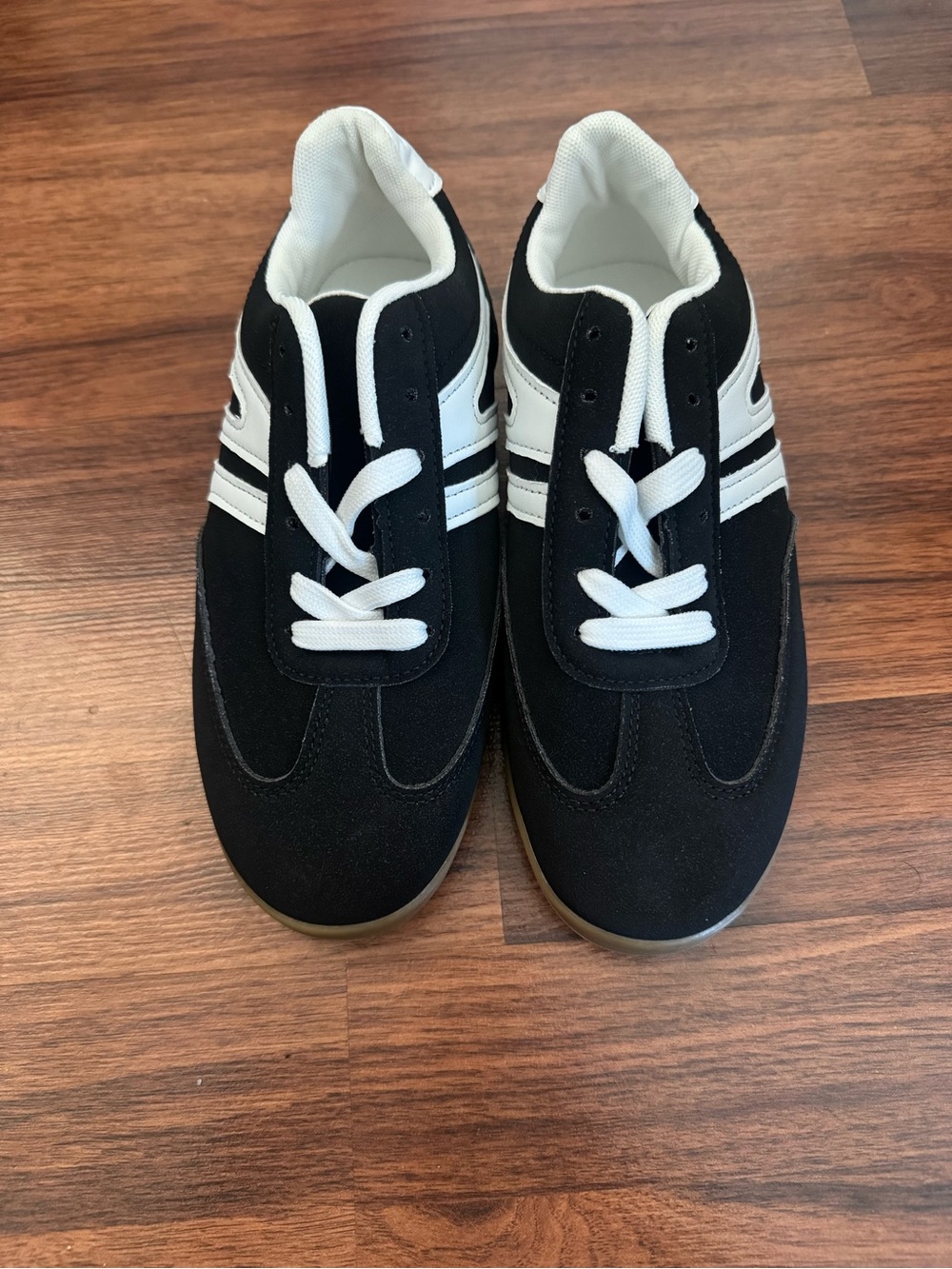 NWOT Black and White Low-Top Casual Sneakers